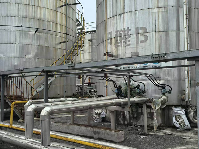 某新材料企业甲醛反应罐清理